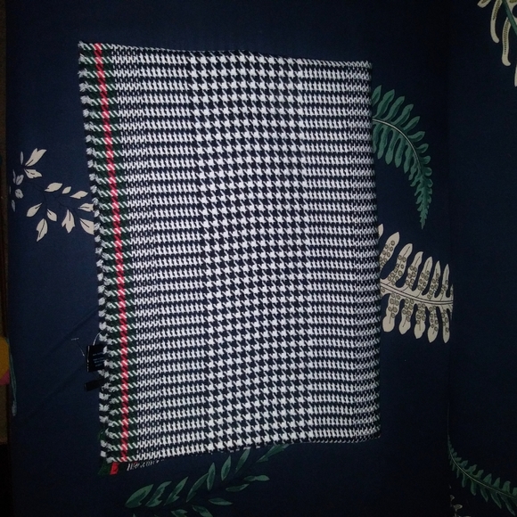 Janie Besner Scarf - Picture 6 of 7